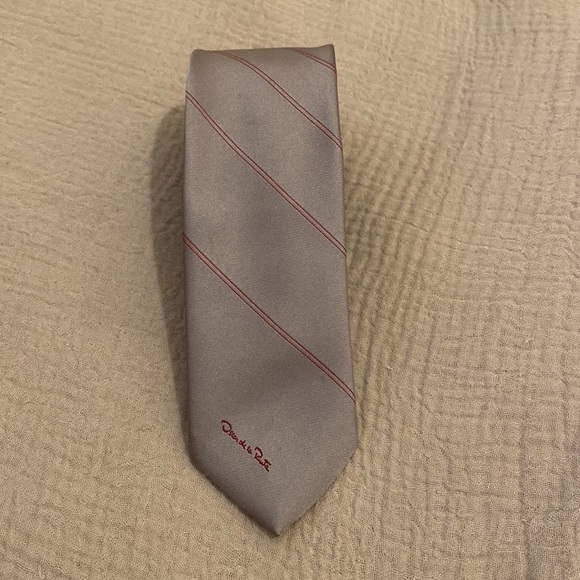 Oscar de la Renta tie. - Picture 3 of 11